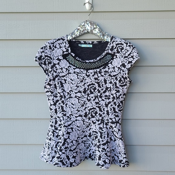Maurices Tops - Maurices Floral print peplum top